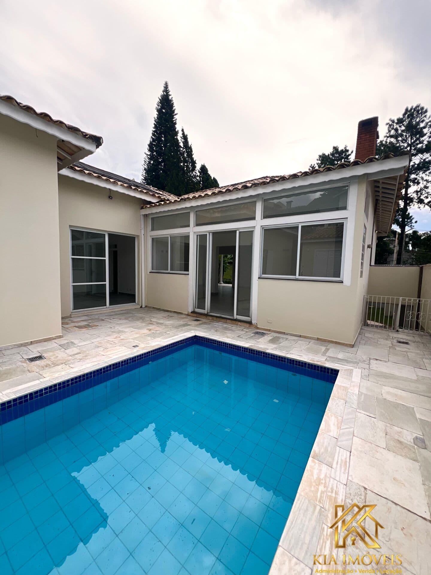 Casa Térrea à Venda na Aldeia da Serra – Morada dos Pássaros
