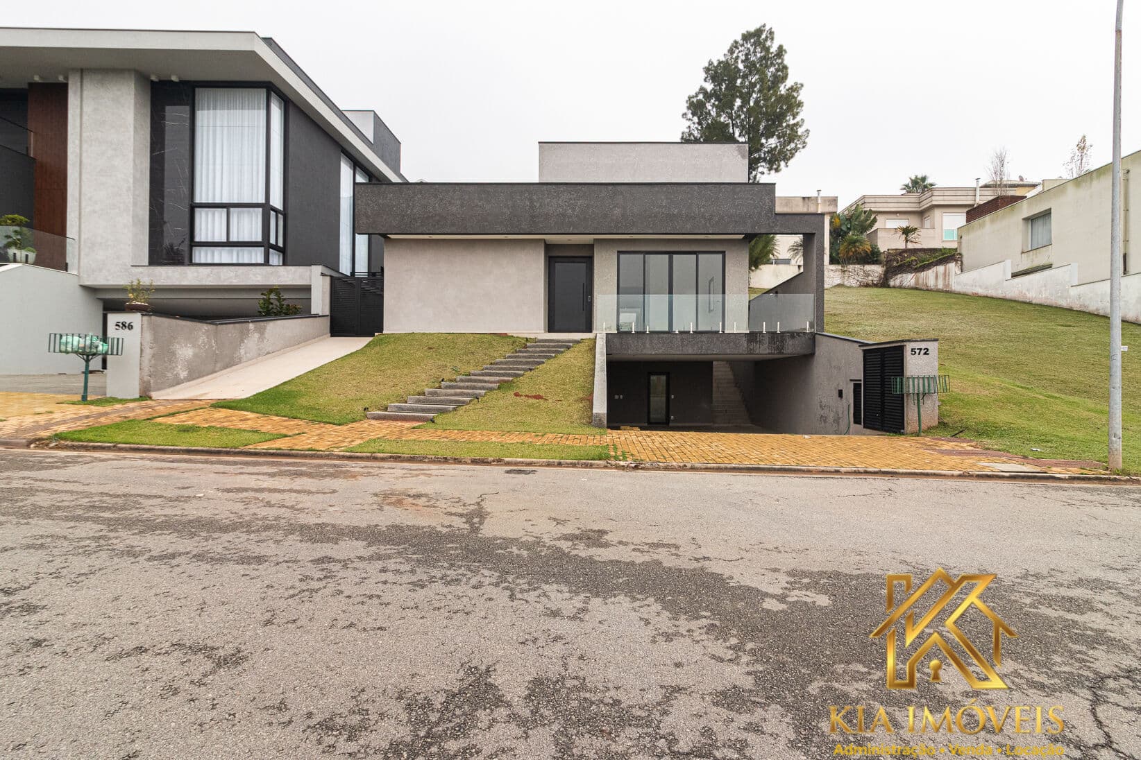 Casa Térrea de Alto Padrão à Venda no Alphaville Burle Marx | 4 Suítes | Piscina | R$ 4.200.000