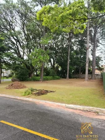 Terreno à Venda no Alphaville 12 – 602m² | Esquina | Pronto para Construir