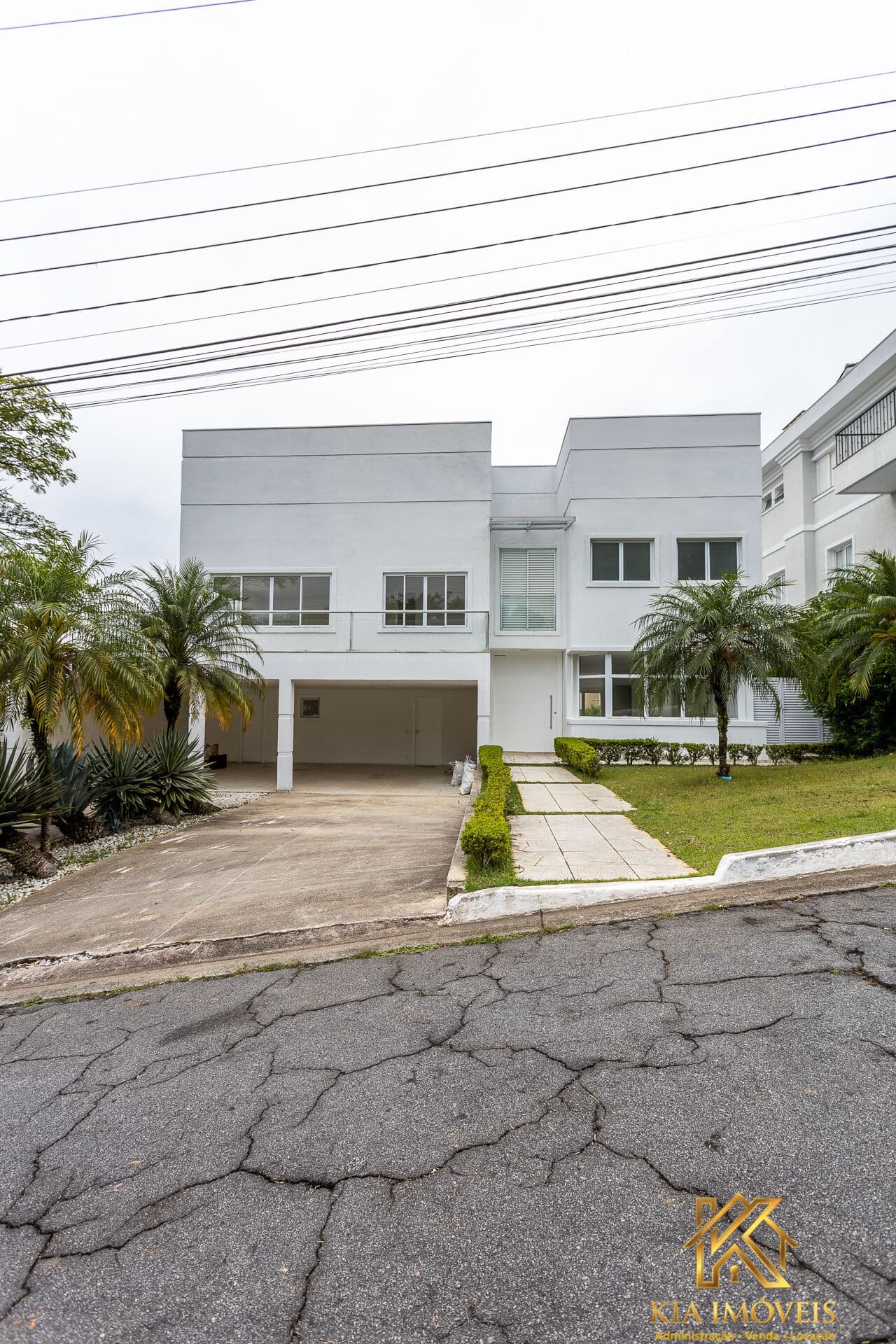 Casa de Alto Padrão à Venda – Alphaville Residencial 8