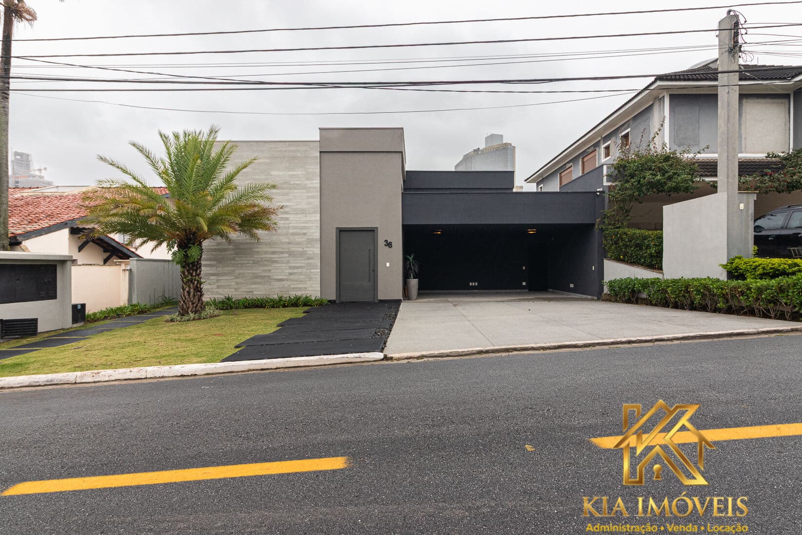 Casa Semi Mobiliada à Venda no Alphaville Residencial 2