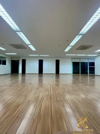 Sala Comercial para Venda e Locação no Edifício Alfacon – Alphaville | 210 m² | 5 Vagas