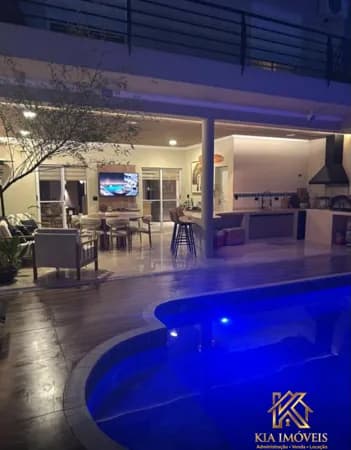Casa à Venda no Residencial 11 - Alphaville | 373 m² | 4 Suítes | Piscina Aquecida