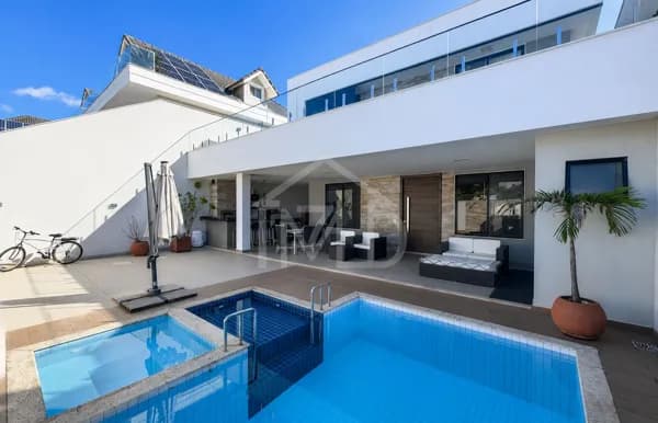 Casa de Condomínio em Rio de Janeiro - Recreio dos Bandeirantes