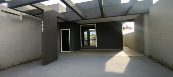 Casa Térrea à Venda no Bairro Órfãs