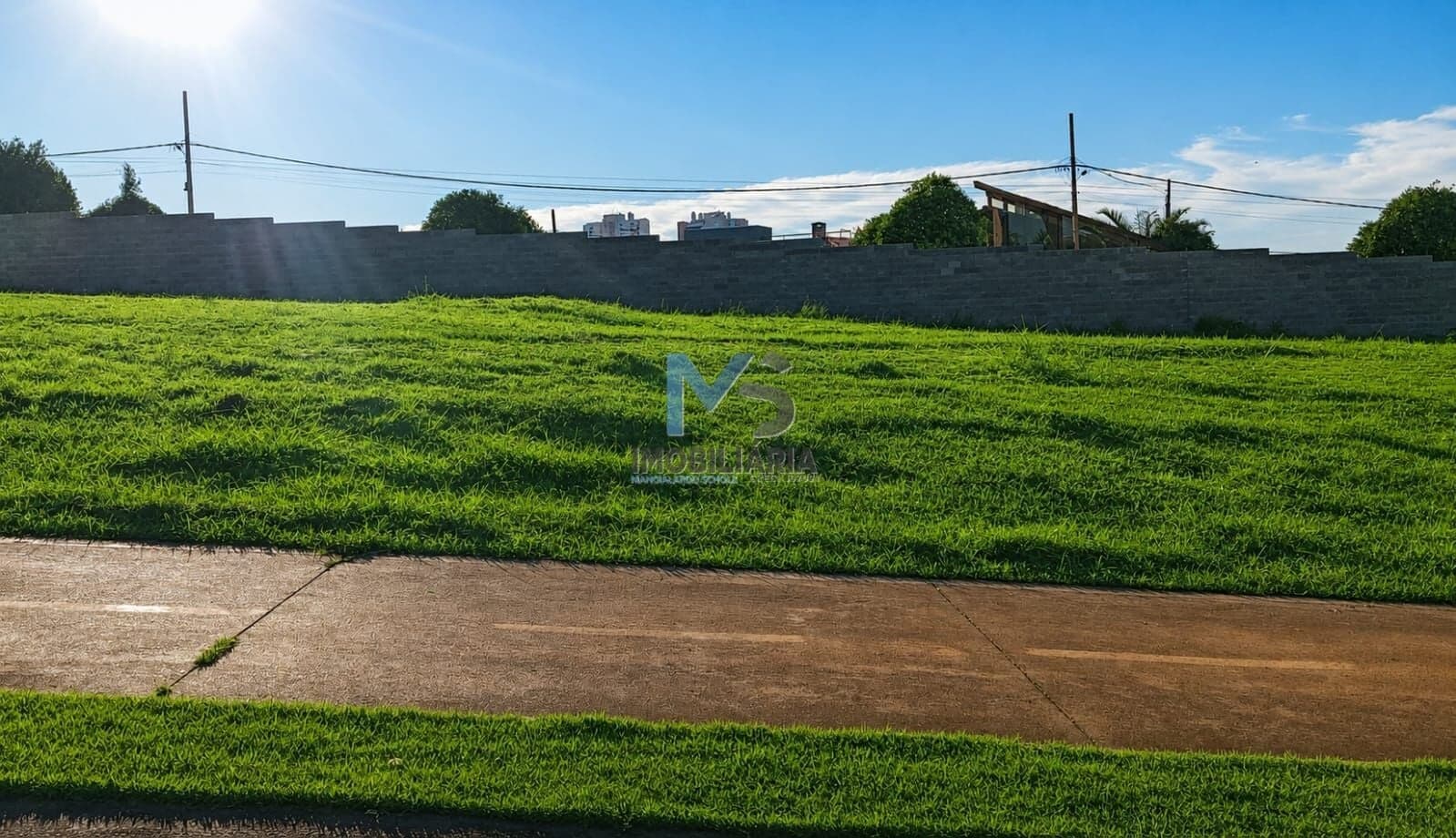 Terreno comercial á venda, em frente ao condominio Oasis em Porto Rico-PR