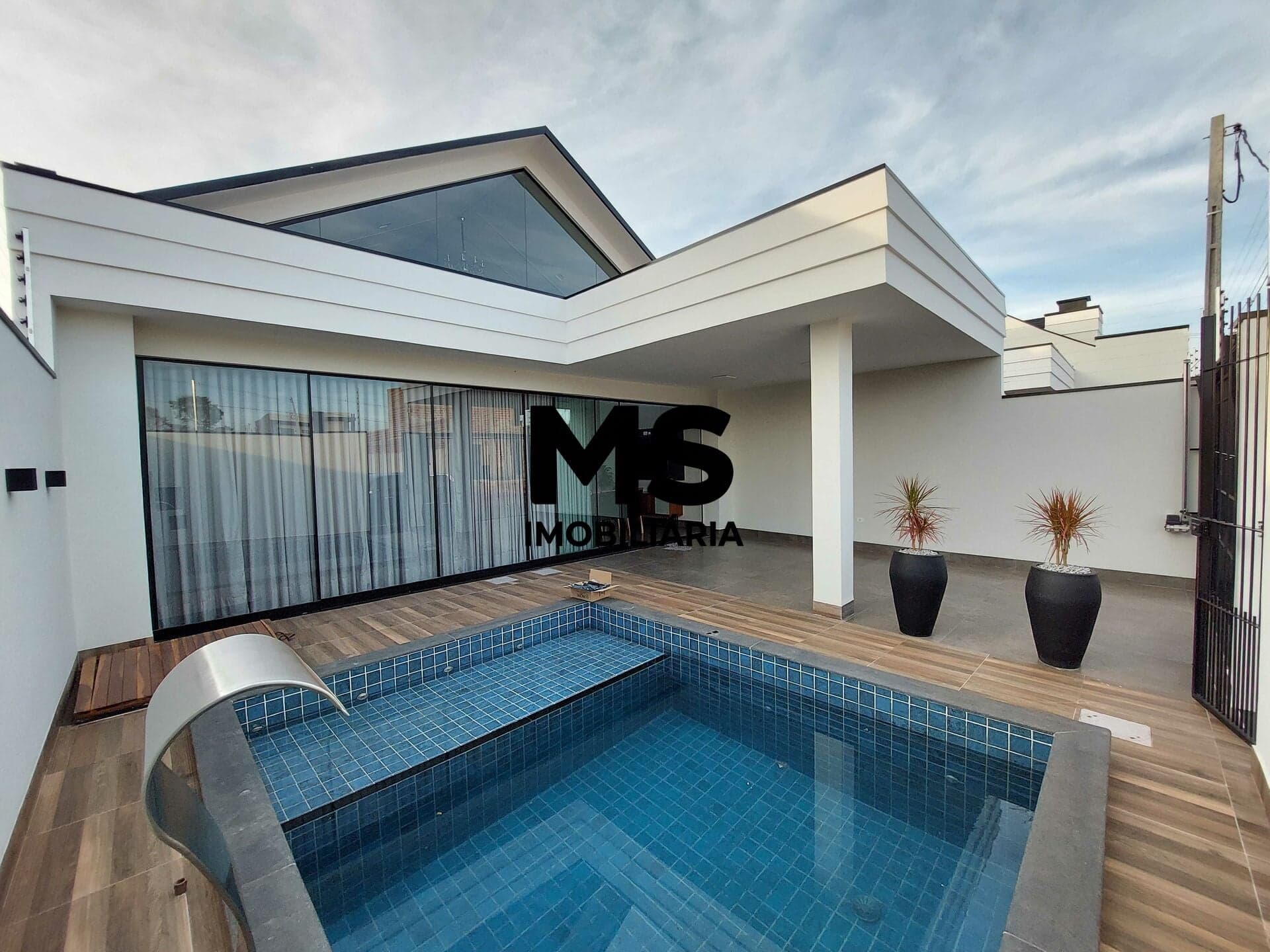 Casa á Venda em Loteamento Riviera em Porto Rico PR