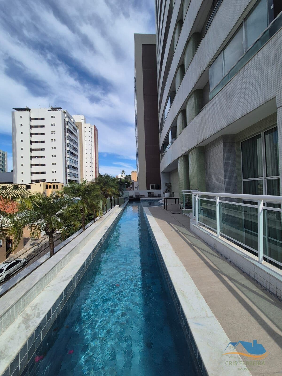 Apartamento Itaigara | 1/4 Mobiliado com Varanda, Vista Mar e Garagem | Pronto para Morar