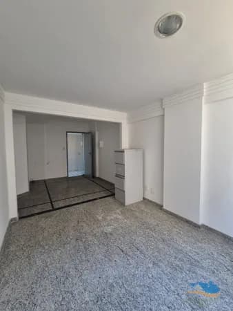 Sala Comercial na Pituba com Preço Imbatível, 3 Ambientes, Piso em Granito
