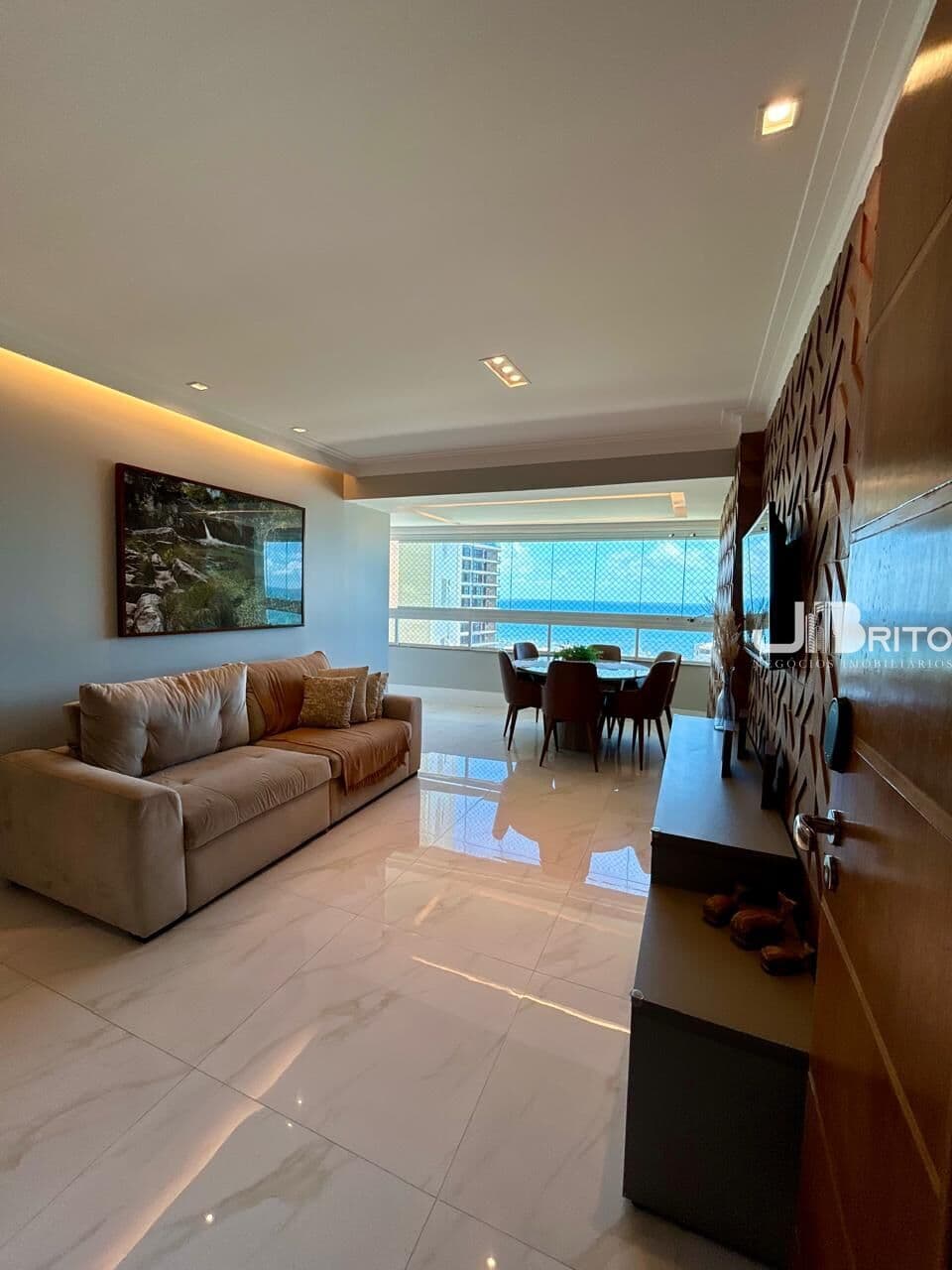 Apartamento 113m² no Costa Azul – 3/4 (Suíte), Nascente, Vista Mar e 2 Vagas