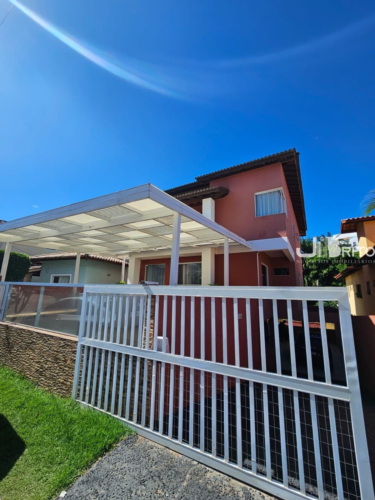 CASA EM CONDOMÍNIOÀ VENDA PRÓXIMO AO PARQUE SHOPPING- LAURO DE FREITAS