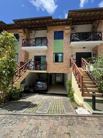 Casa Triplex em Patamares – 166m², 3/4 (Suíte), 4 Vagas – PORTEIRA FECHADA