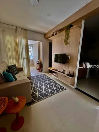 Apartamento 1/4 + Varanda Porteira Fechada, 45m², Finamente Decorado e Varanda com Rechaçamento em Vidro – Santa Tereza