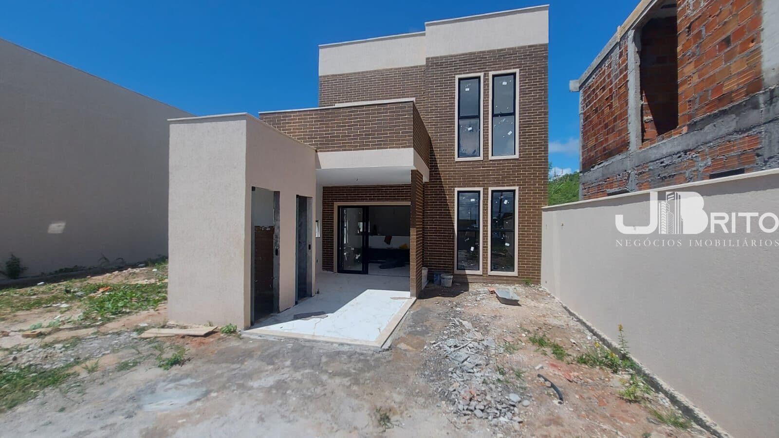LINDA CASA 4 SUÍTES NASCENTE EM CONDOMÍNIO FECHADO