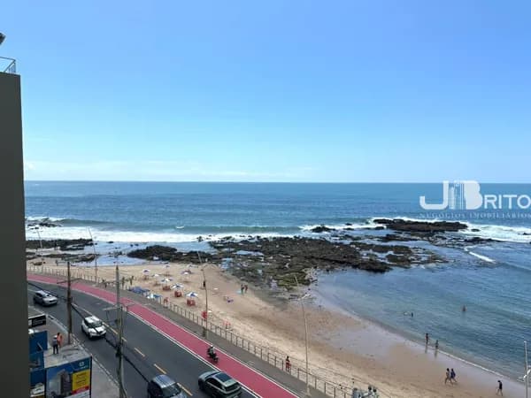 Apartamento Frente Mar Decorado – 2/4, Ofurô com Cromoterapia e Lazer na Cobertura