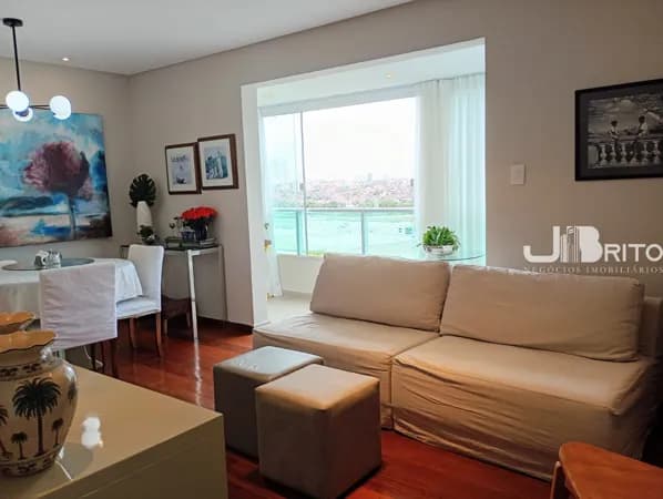 Apartamento 3/4 (2 Suítes) no Caminho das Árvores – Reformado, Andar Alto, Padrão Odebrecht