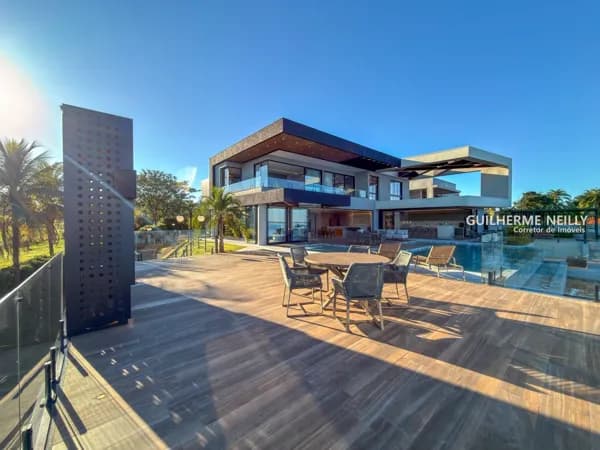 Mansão c/ 7 suítes e vista para o lago no Enseada Azul 2