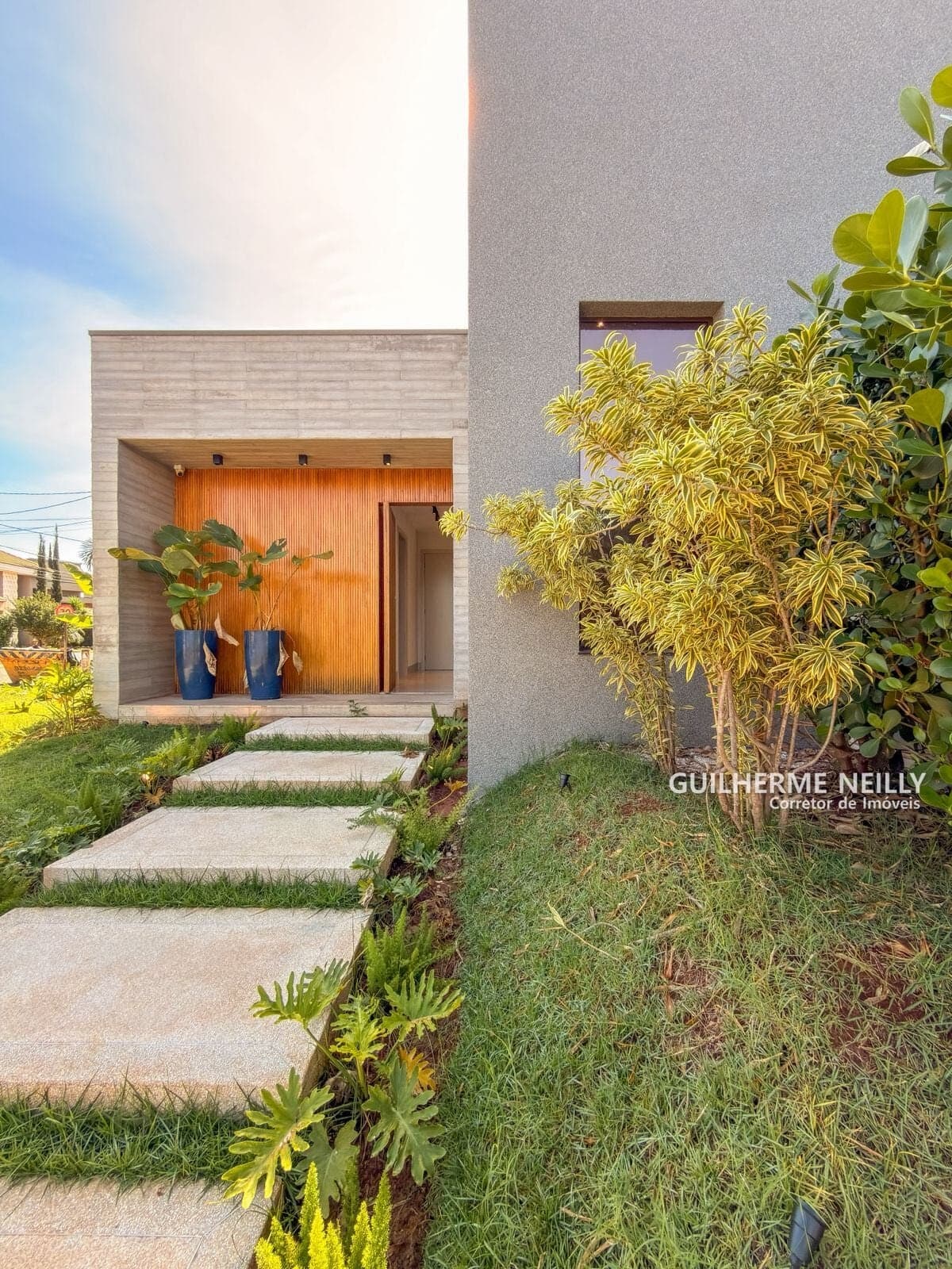Casa c/ 3 suítes (Uma Master), e cozinha planejada separada no Damha 6