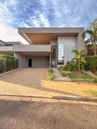 Casa rica em armários c/ 3 suítes no Quinta do Lago 1