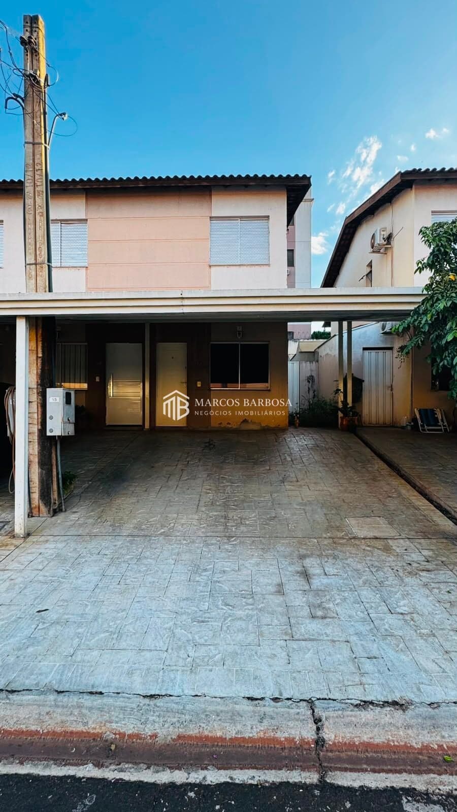 Casa sobrado em condomínio fechado - 2 garagens, 2 quartos - Planalto Verde - Oportunidade