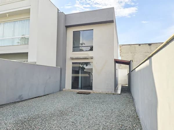 Sobrado 560m da Praia 3 dormitórios, em Itajuba