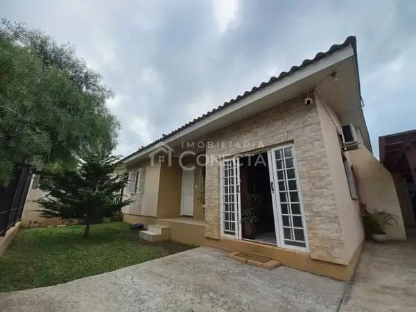 Casa a venda no bairro Loeff!