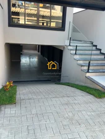 Sobrado Novo à Venda 240m² — 3 Suítes, 7 Vagas, Churrasqueira — Bela Vista, Osasco