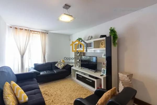 Sobrado — 3 Dormitórios, 1 Suíte, Varanda e 3 Vagas no Jardim D'Abril - Osasco-SP