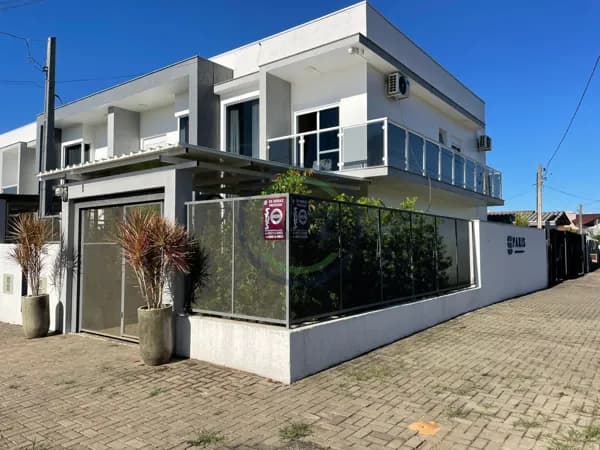 Sobrado de Esquina no Centro de Portão