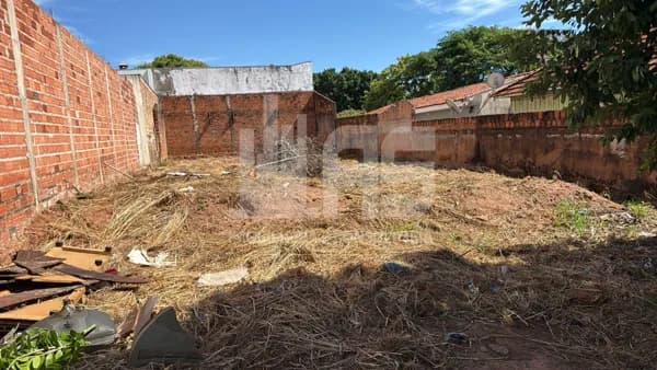 Lote/Terreno em Marília - Jardim Marília