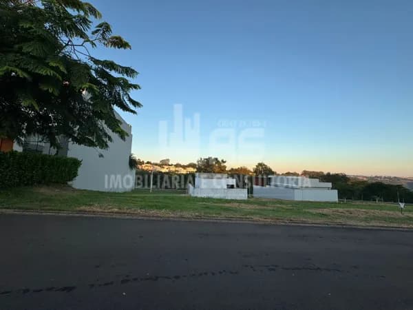 Lote/Terreno em Marília - Jardim Aeroporto