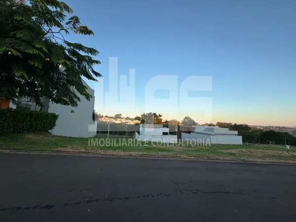 Lote/Terreno em Marília - Jardim Aeroporto
