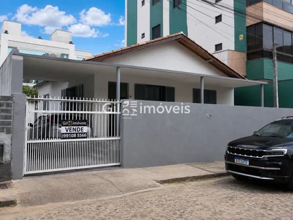 Terreno com potencial para verticalizarão a 100m do mar