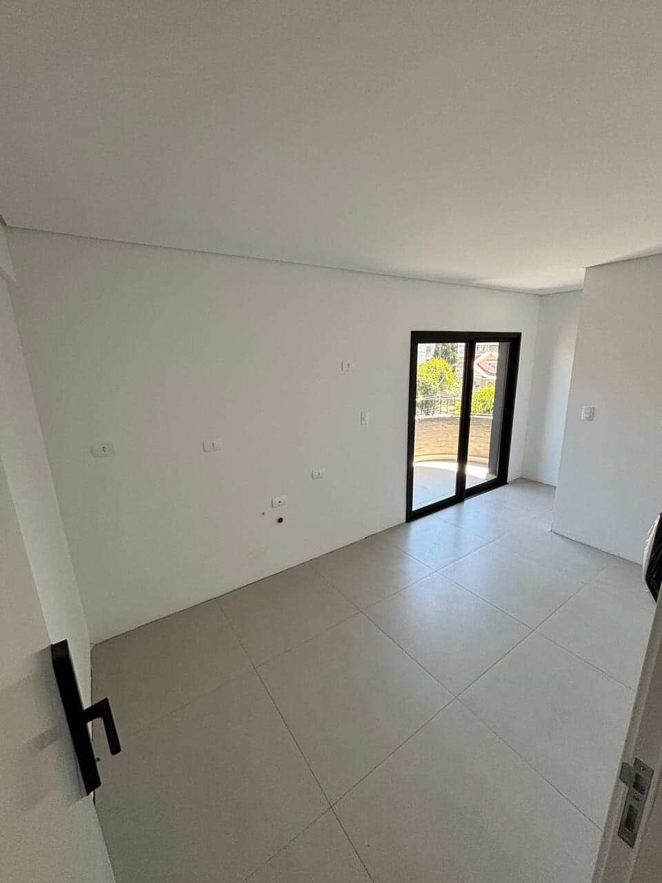 Studio à Venda nas Mercês em Curitiba Sacada com Churrasqueira, Face Norte e Ar-Condicionado Instalado SANTI Studio Residence