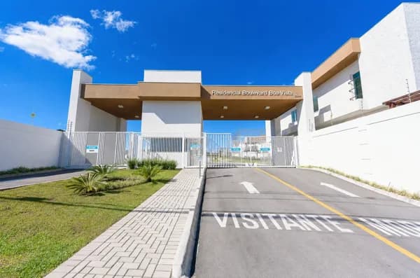 Sobrado Duplex à Venda no Santa Cândida em Curitiba 244m² Privativos 3 Quartos 2 Suítes Boulevard Boa Vista