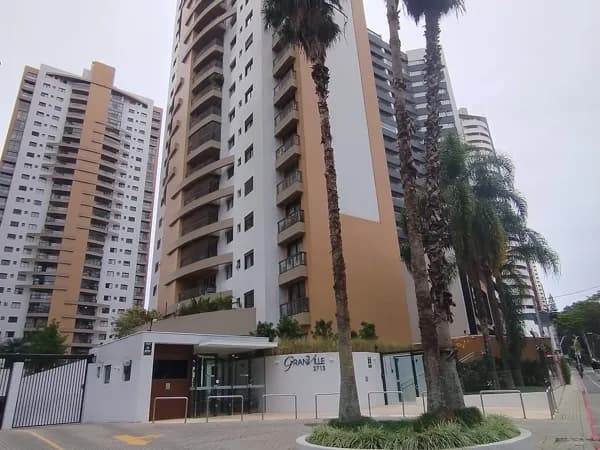 Apartamento à Venda na Água Verde em Curitiba 4 Quartos, 3 Suítes e 160m² Próximo ao Clube Curitibano
