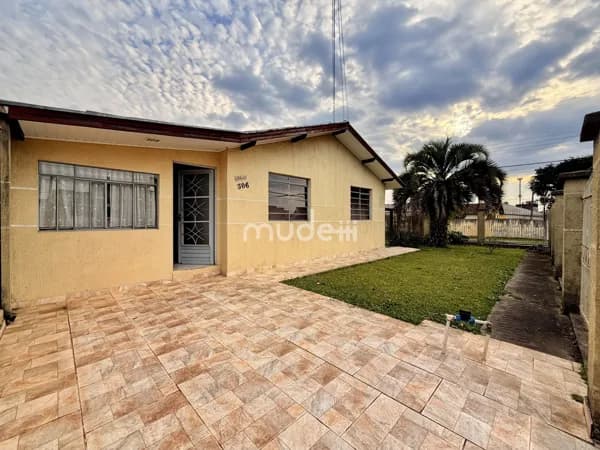 Casa Térrea com Amplo Quintal