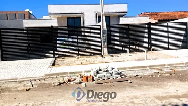 Casa de Alto Padrão com Piscina e área Gourmet no Balneário Gaivotas em Matinhos