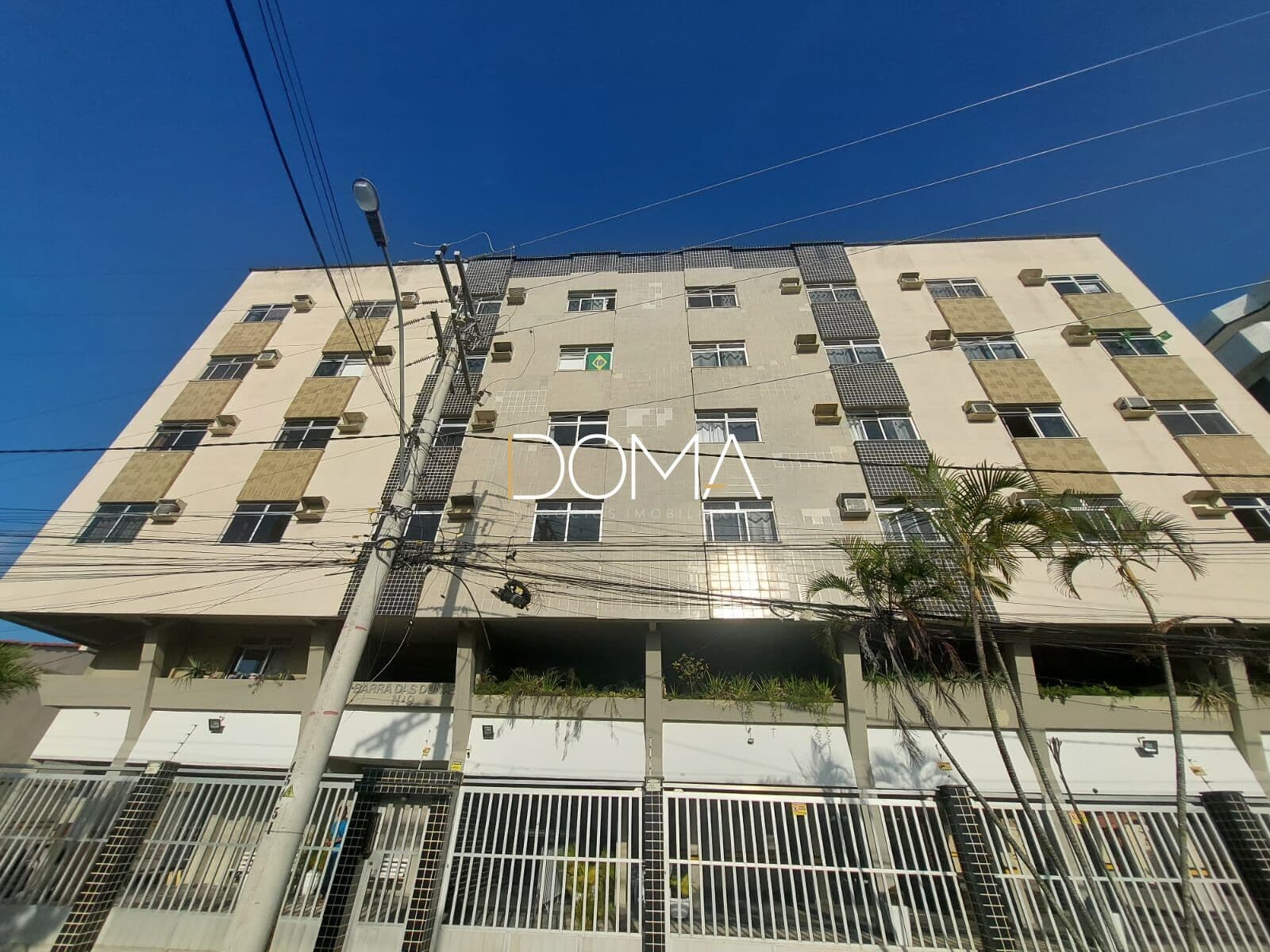 Amplo apartamento com vista livre