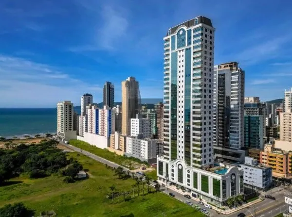 Apartamento de Luxo em Meia Praia, Itapema/SC