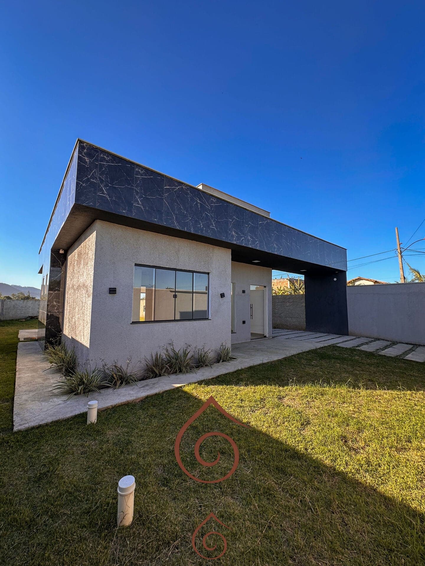 Casa com Suíte e Terreno de 480m² em Itaipuaçu