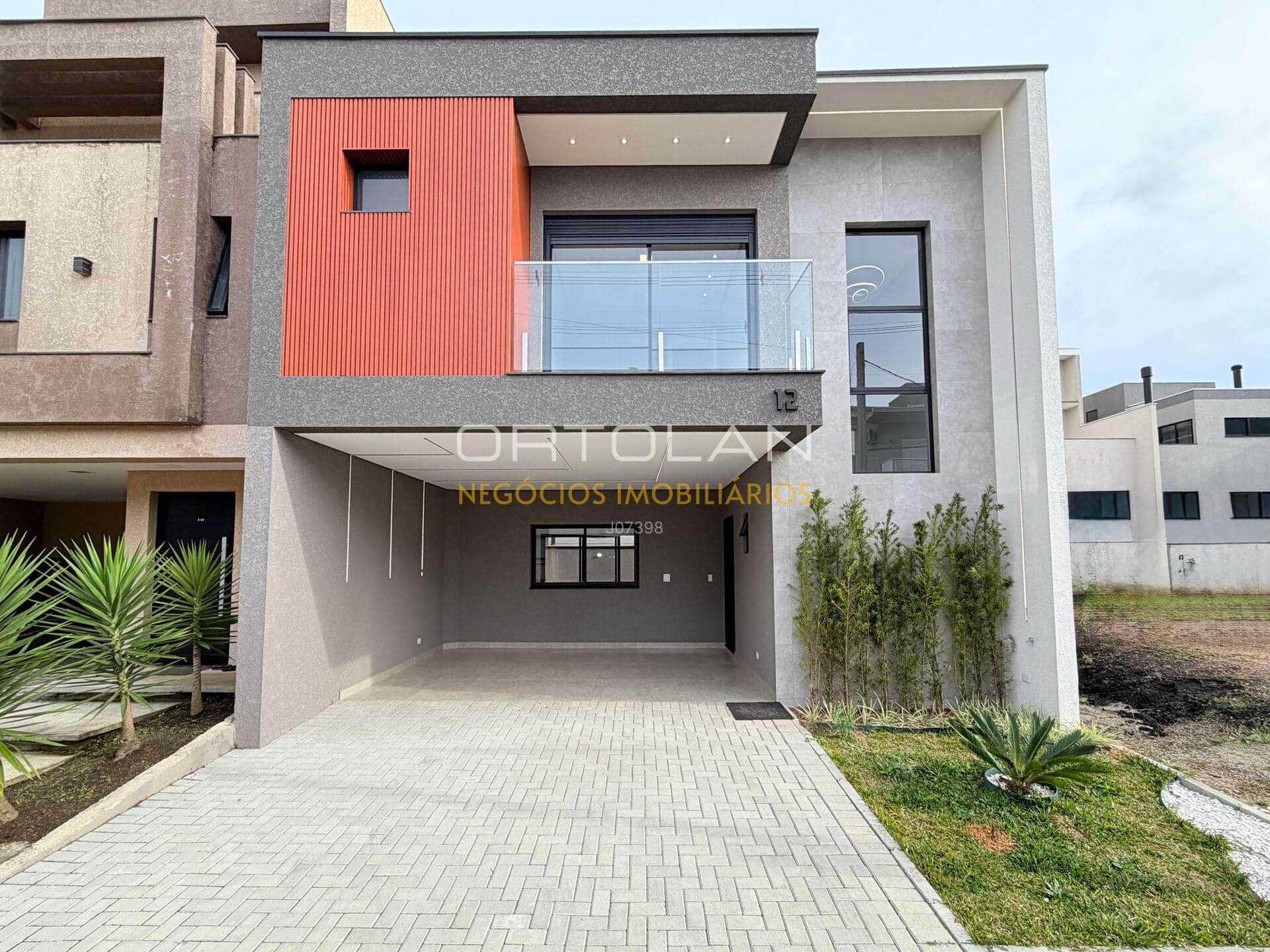 Sobrado Residencial Foggiatto – 144m² - 03 Dormitórios - Costeira - SJP