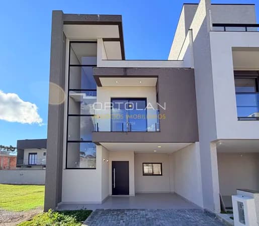 Triplex em condomínio 213m² - 03 Dormitórios - Costeira - SJP