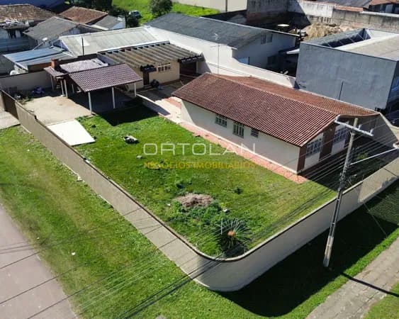 Casa Térrea com 212,36m² - 03 Dormitórios - Cruzeiro - São José dos Pinhais- PR