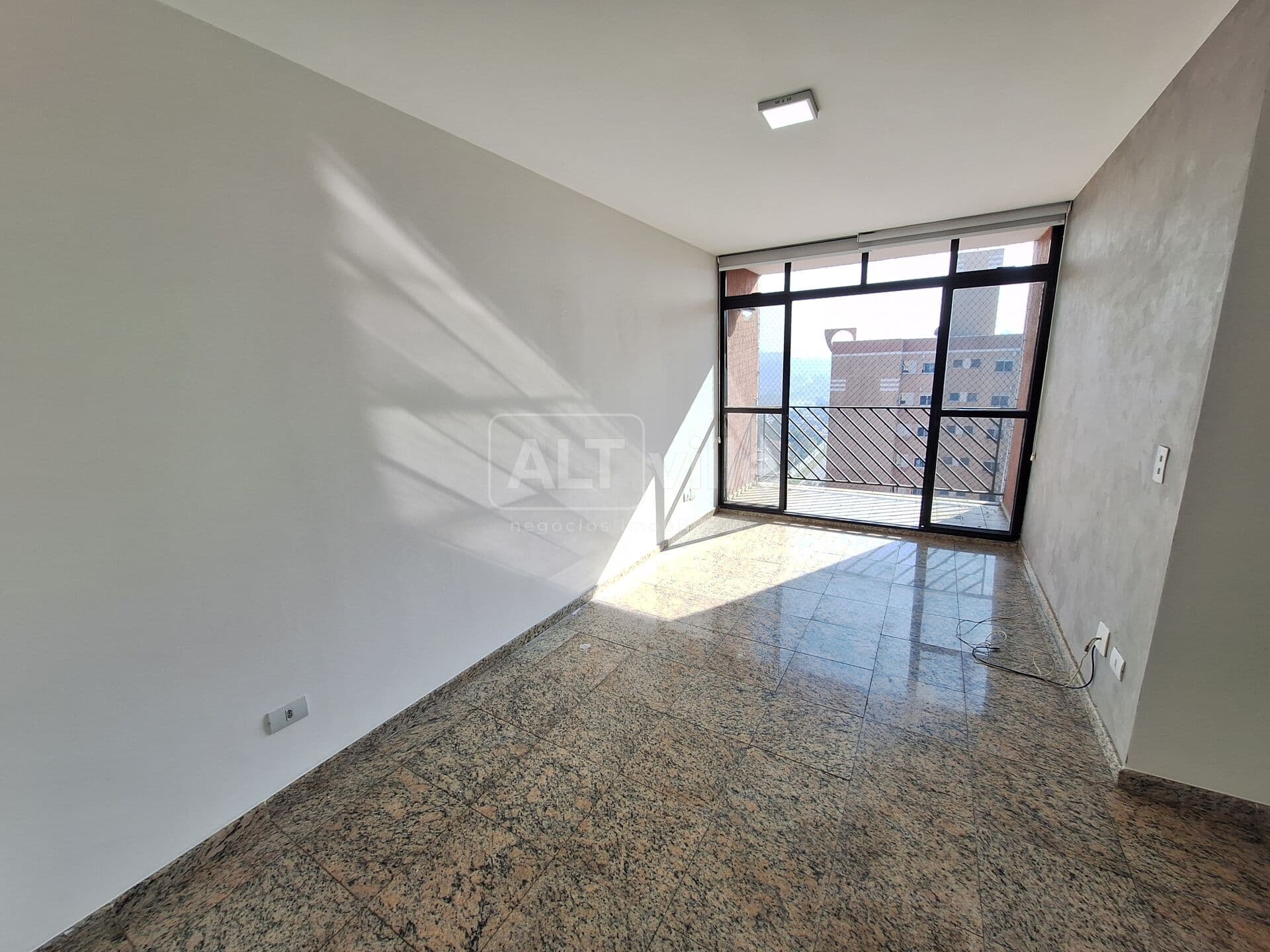 Top Village - R$ 5.500,00