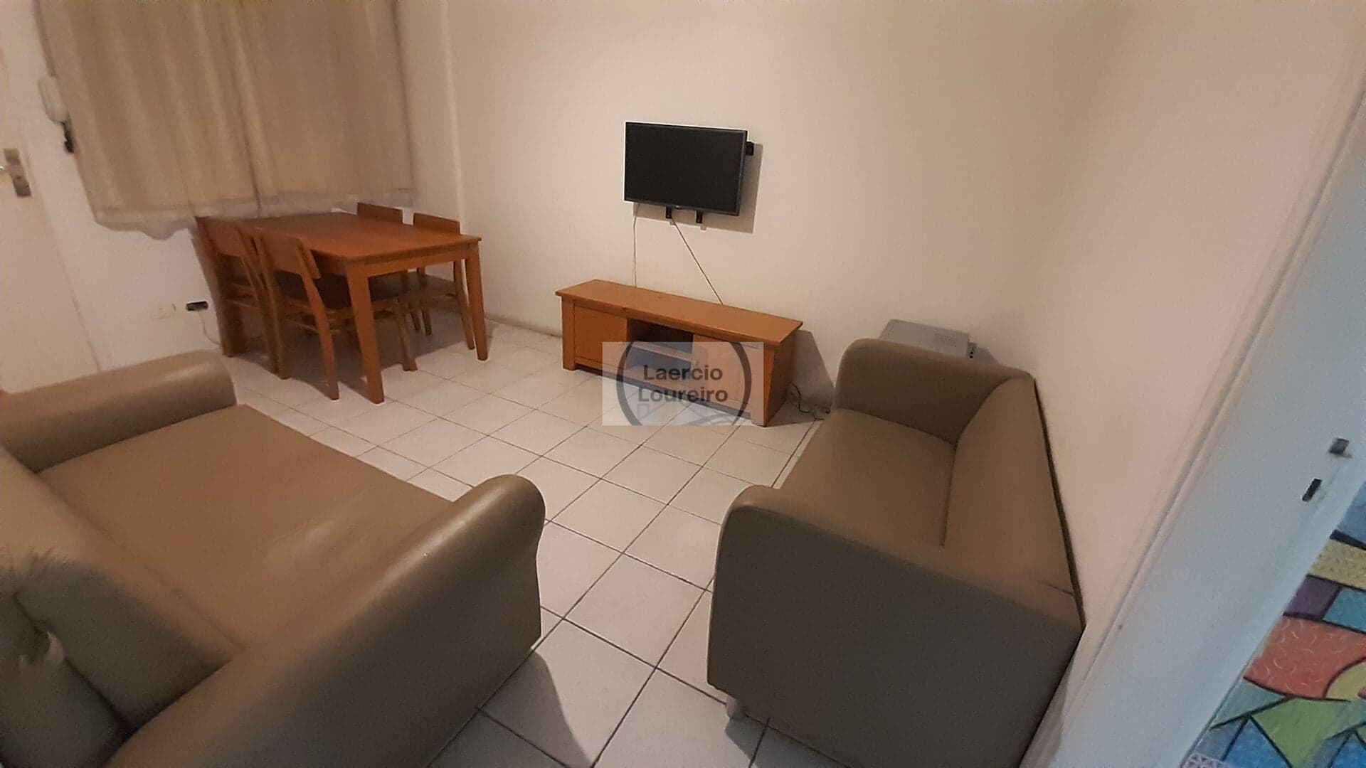 Apartamento 2 quartos 1/2 quadra da praia
