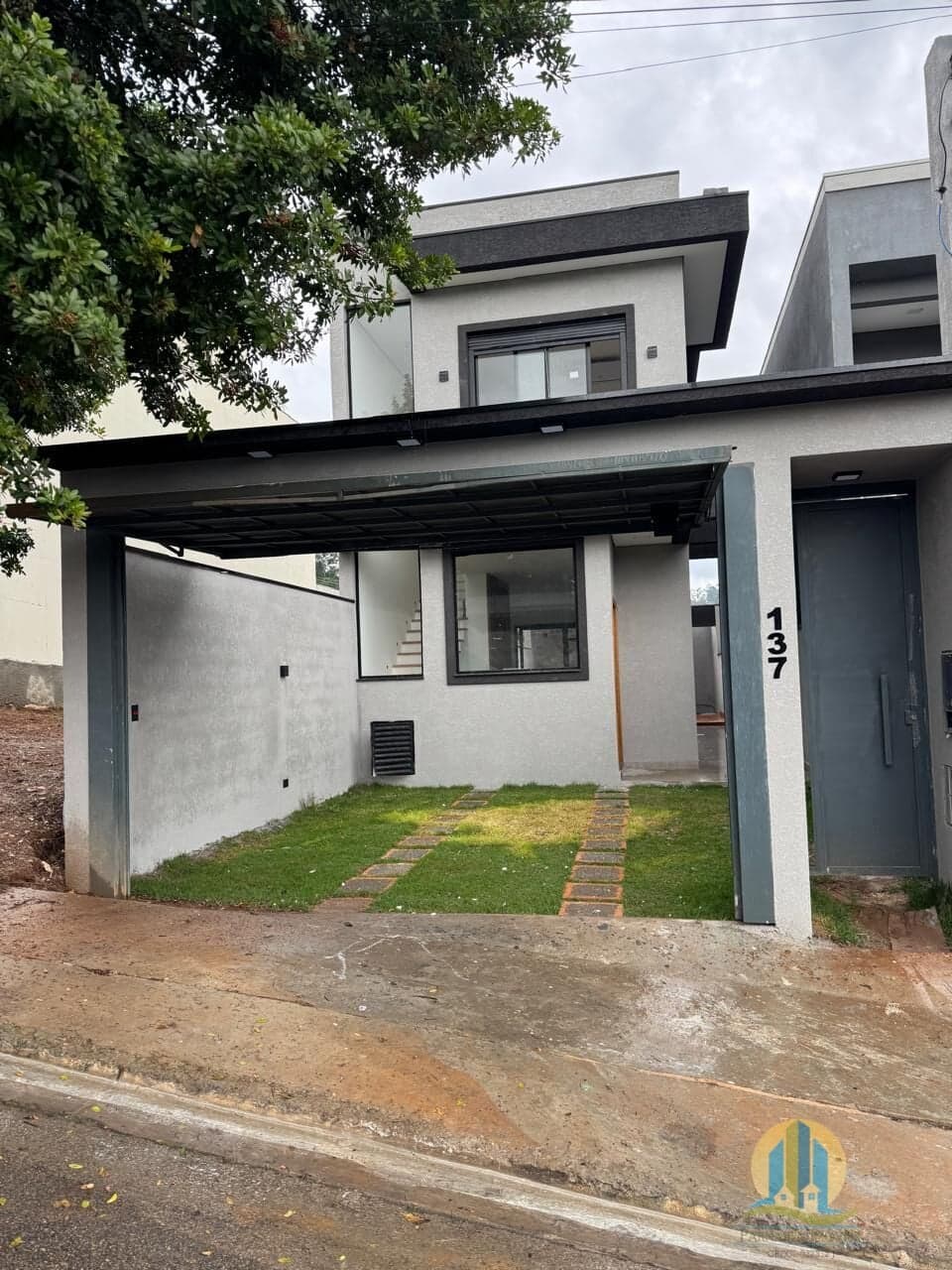 CASA ALTO PADRÃO Á VENDA MODERNA COM PISCINA E ACABAMENTO PREMIUM