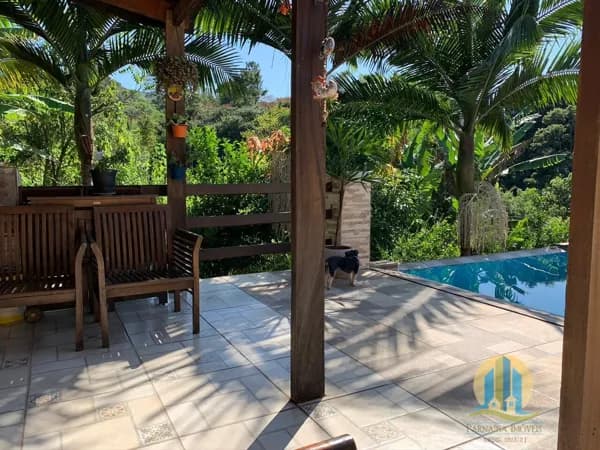 Casa à Venda – Itaim Mirim