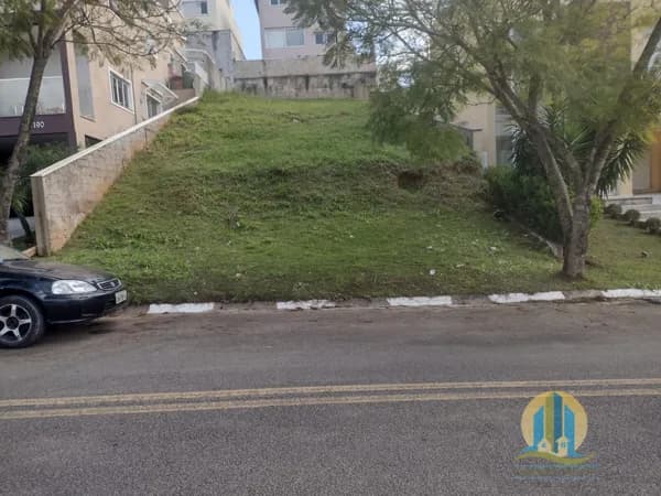 Terreno à Venda – Condomínio New Ville