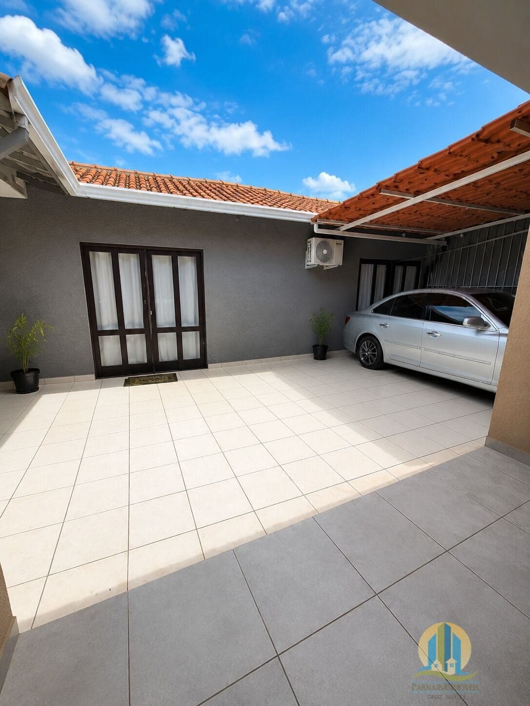 Terreno com 3 Casas à Venda – Excelente Oportunidade de Investimento